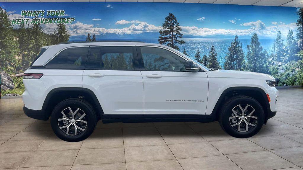 new 2025 Jeep Grand Cherokee car, priced at $47,165