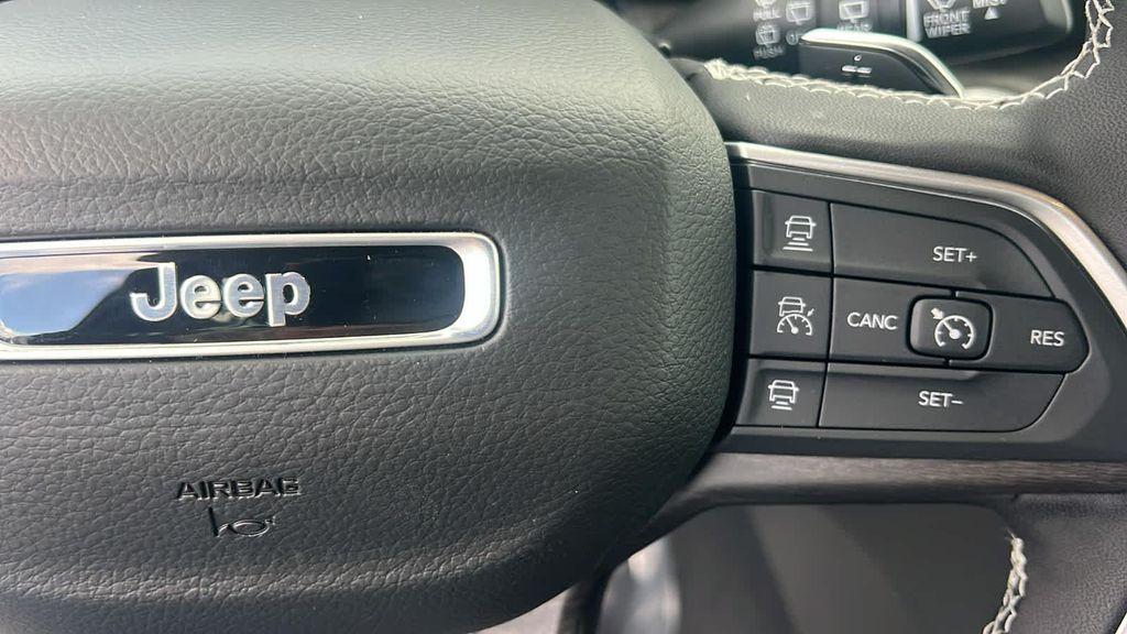 new 2025 Jeep Grand Cherokee car, priced at $47,165