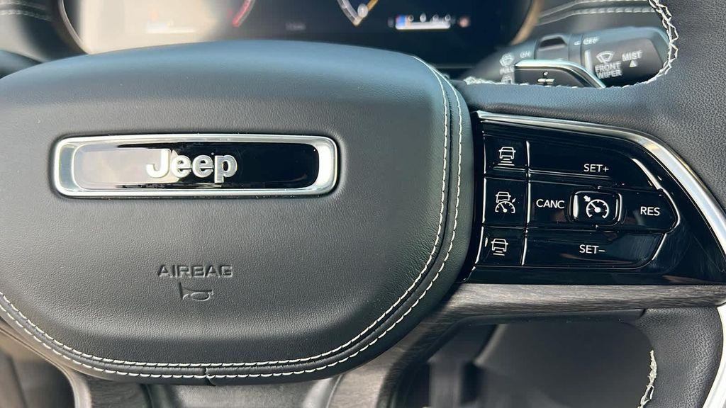 new 2025 Jeep Grand Cherokee car, priced at $53,250
