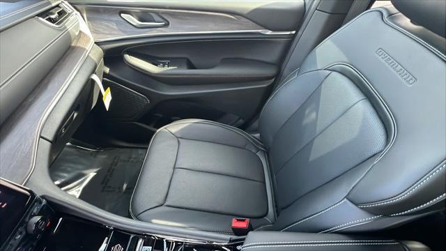 new 2025 Jeep Grand Cherokee car, priced at $56,654