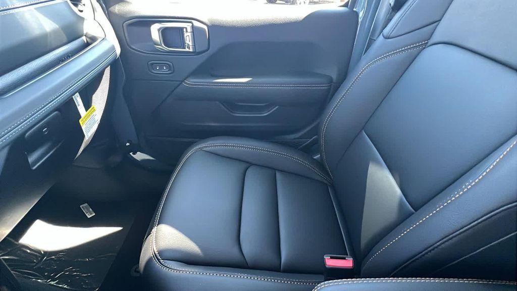 new 2025 Jeep Gladiator car, priced at $44,448
