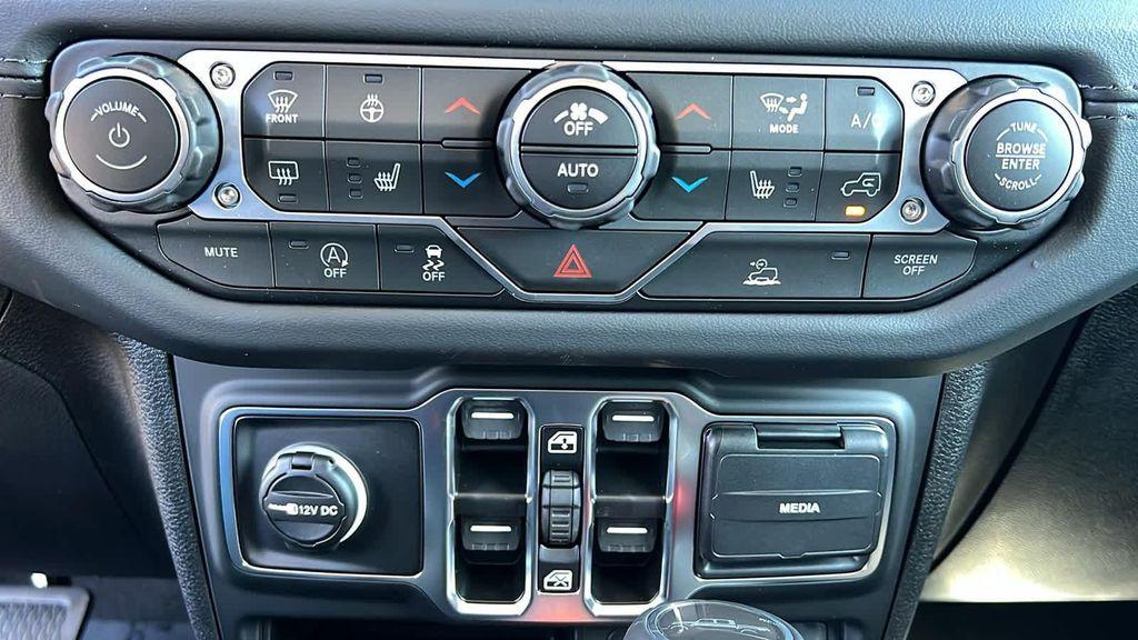 new 2025 Jeep Gladiator car, priced at $44,448