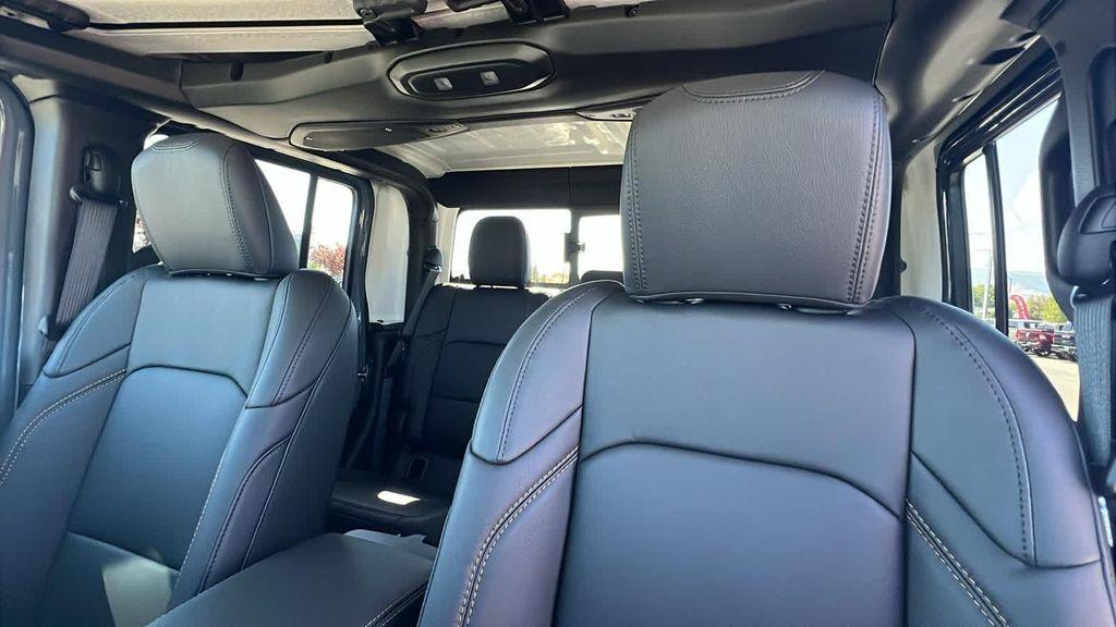 new 2025 Jeep Gladiator car, priced at $44,448