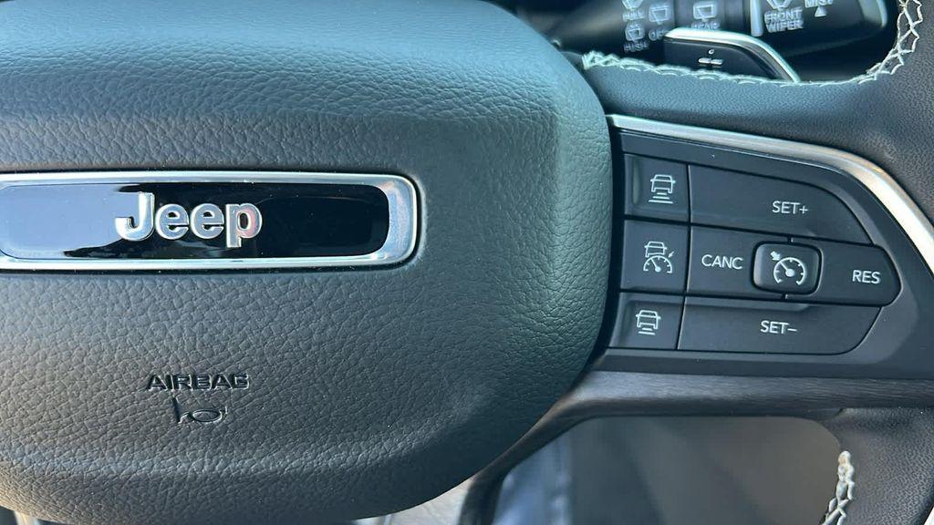 new 2025 Jeep Grand Cherokee car, priced at $55,585