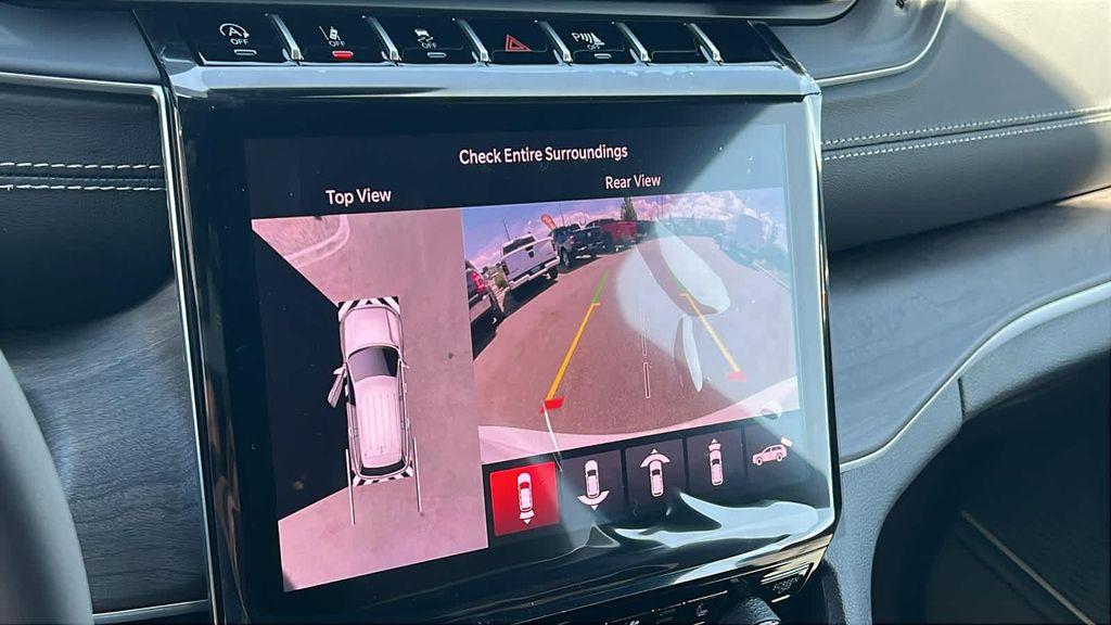 new 2025 Jeep Grand Cherokee car, priced at $55,585
