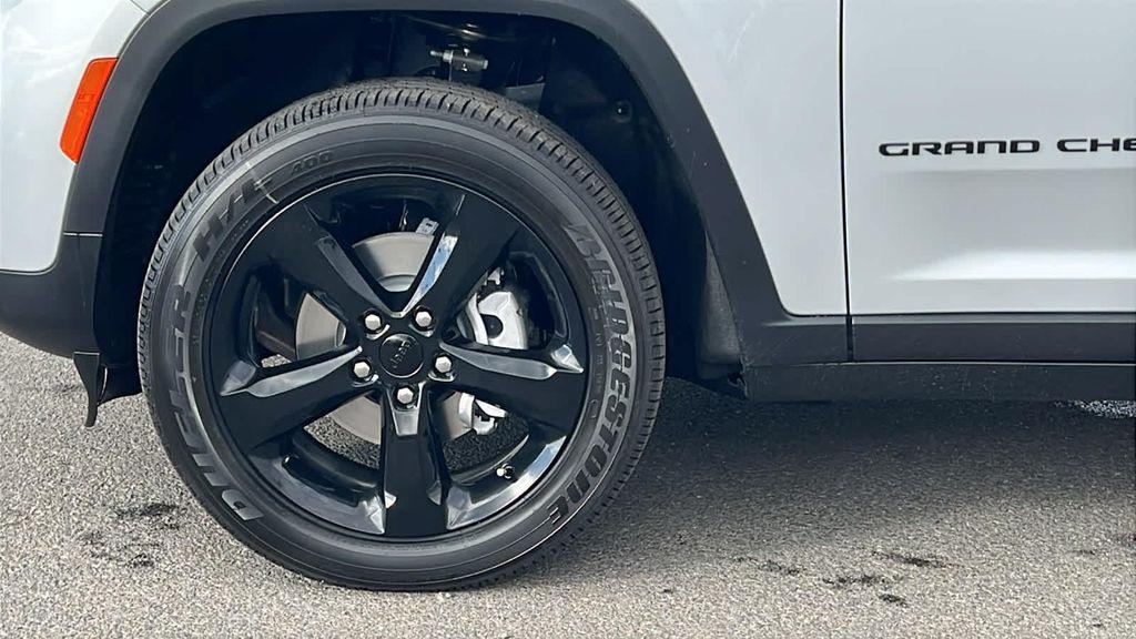 new 2025 Jeep Grand Cherokee car, priced at $41,222