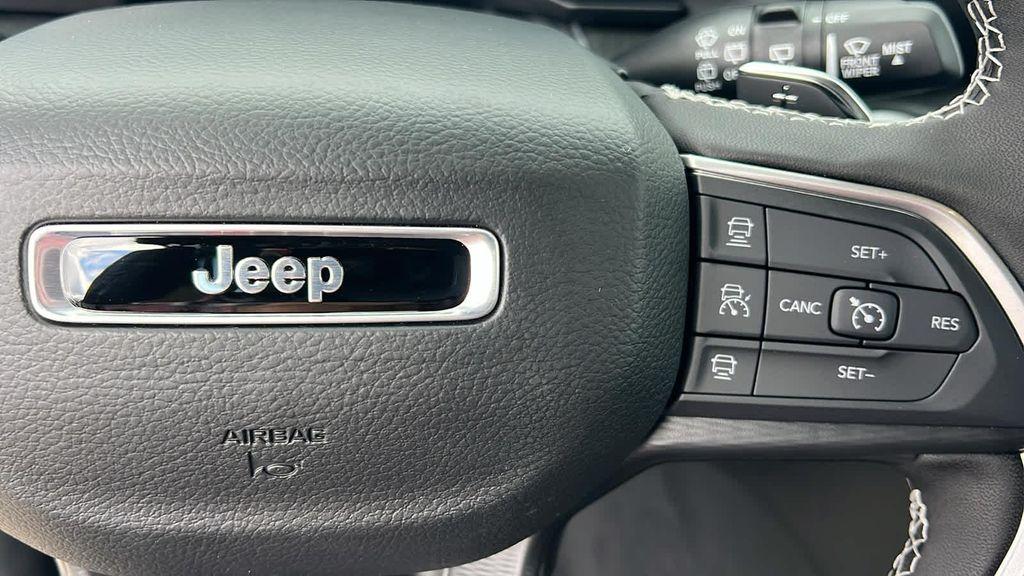 new 2025 Jeep Grand Cherokee car, priced at $41,222