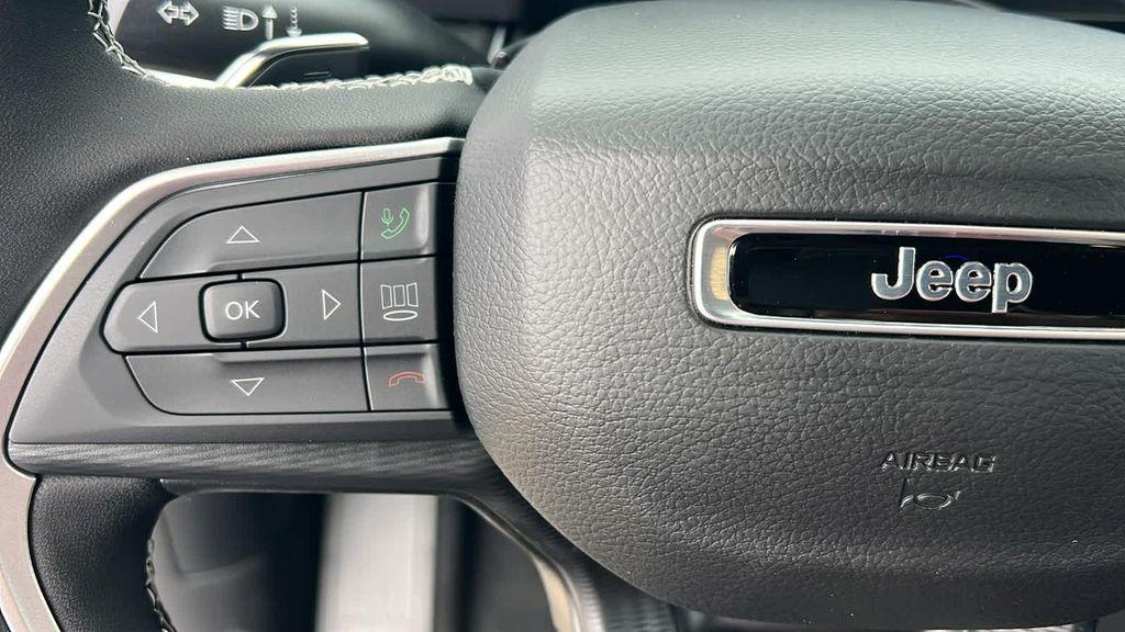 new 2025 Jeep Grand Cherokee car, priced at $41,222