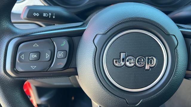 new 2025 Jeep Gladiator car, priced at $43,600