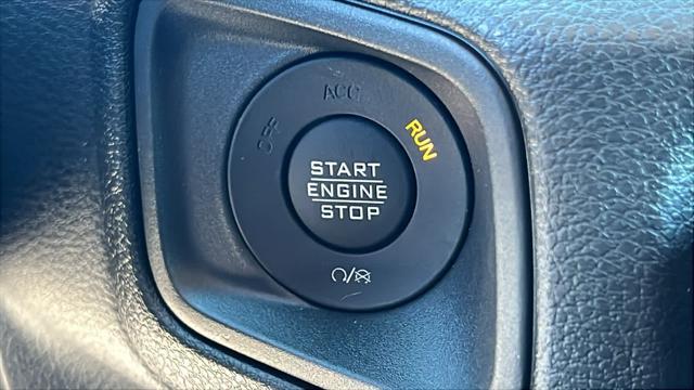 new 2025 Jeep Gladiator car, priced at $43,600