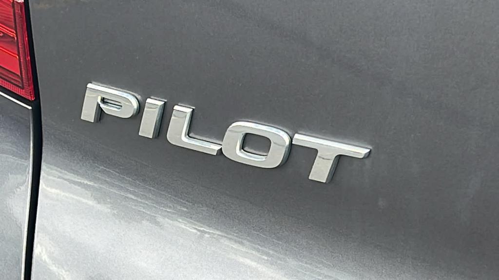 used 2022 Honda Pilot car, priced at $34,980