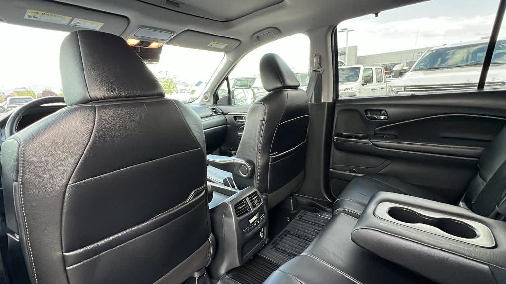 used 2022 Honda Pilot car, priced at $35,680