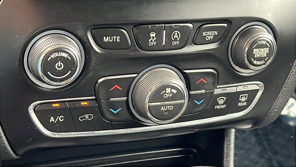 used 2019 Jeep Cherokee car, priced at $17,980