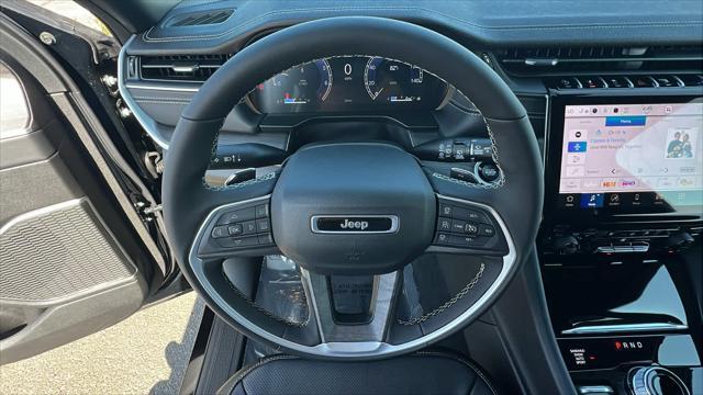 new 2025 Jeep Grand Cherokee car, priced at $51,000