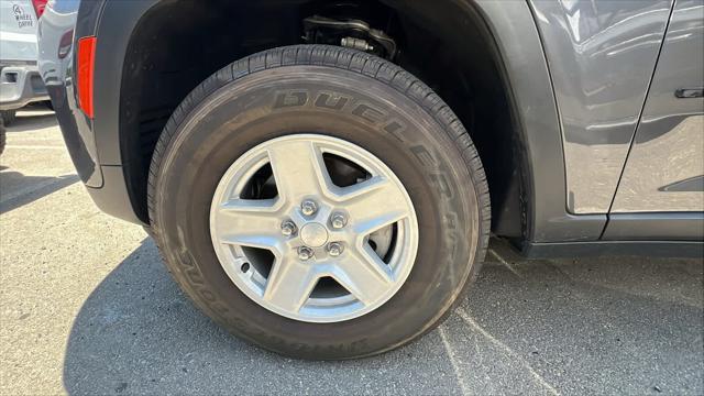 used 2024 Jeep Grand Cherokee car, priced at $40,980