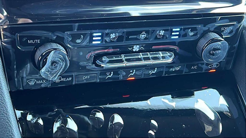 new 2025 Jeep Grand Cherokee car, priced at $54,256