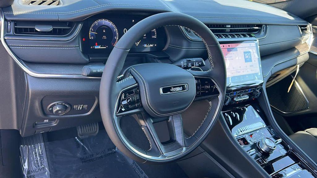 new 2025 Jeep Grand Cherokee car, priced at $54,256