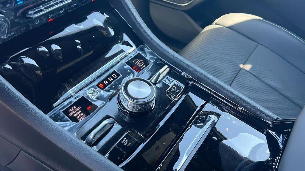 new 2025 Jeep Grand Cherokee car, priced at $54,256