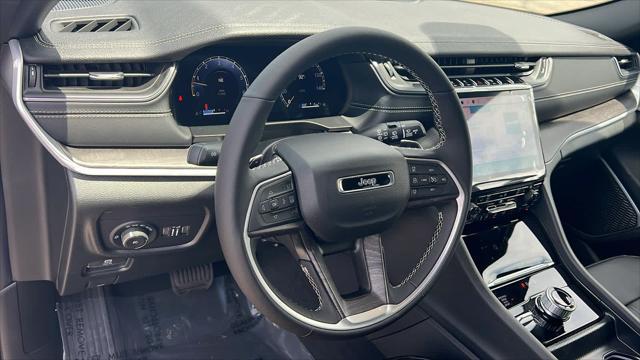 new 2025 Jeep Grand Cherokee car, priced at $48,400