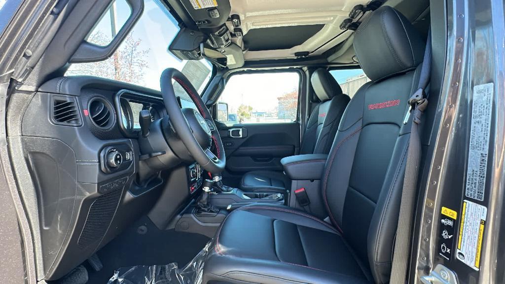 new 2024 Jeep Gladiator car, priced at $62,880