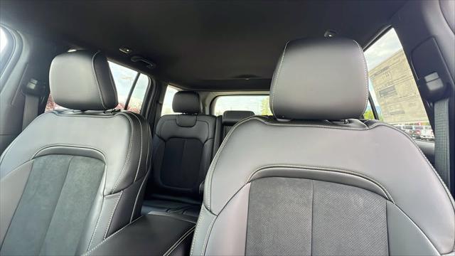 new 2025 Jeep Grand Cherokee car, priced at $40,018