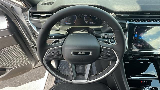 new 2025 Jeep Grand Cherokee car, priced at $40,018