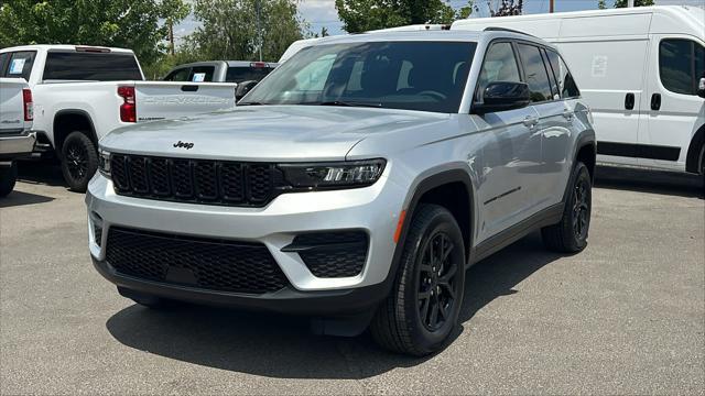 new 2025 Jeep Grand Cherokee car, priced at $41,018