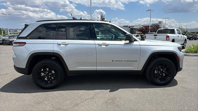 new 2025 Jeep Grand Cherokee car, priced at $40,018