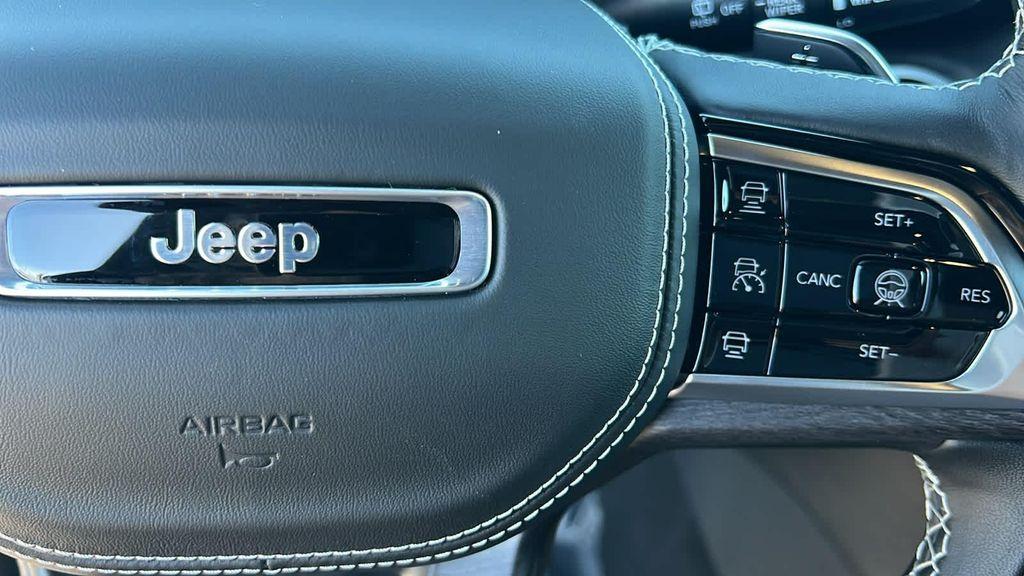 new 2025 Jeep Grand Cherokee car, priced at $58,299