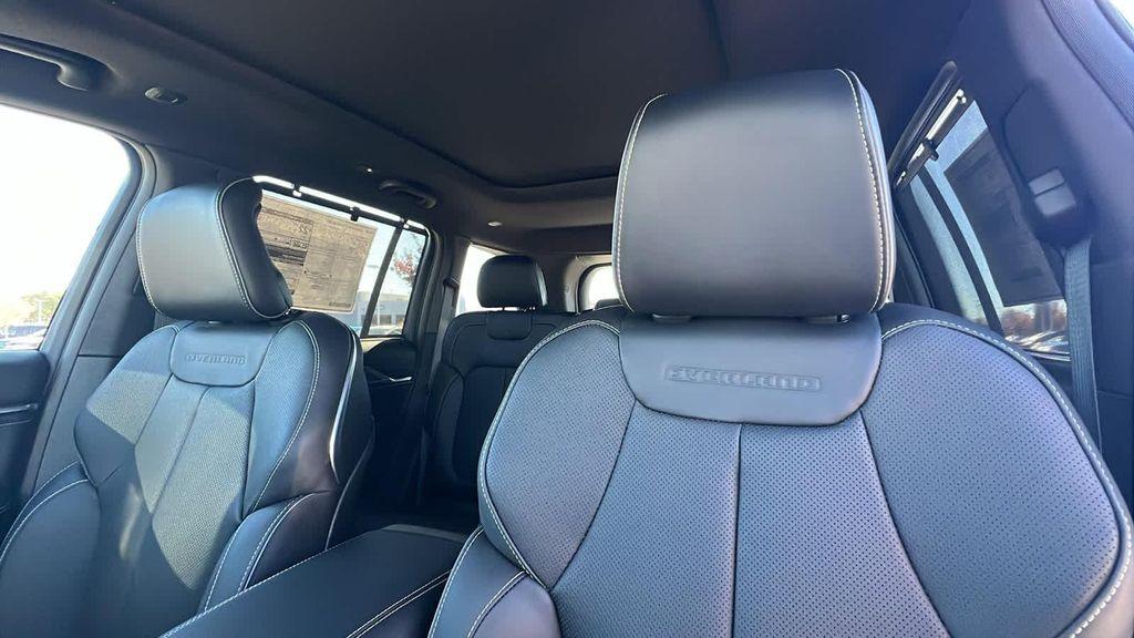 new 2025 Jeep Grand Cherokee car, priced at $58,299