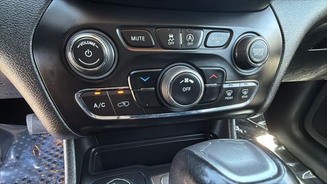 used 2019 Jeep Cherokee car, priced at $15,480