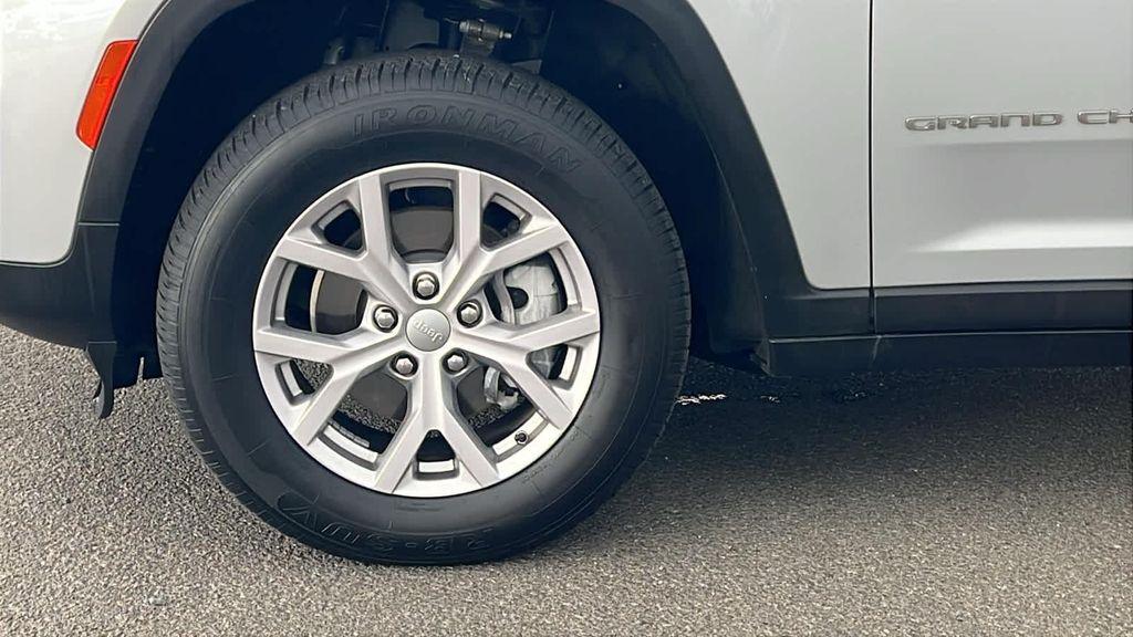 used 2022 Jeep Grand Cherokee car, priced at $27,480