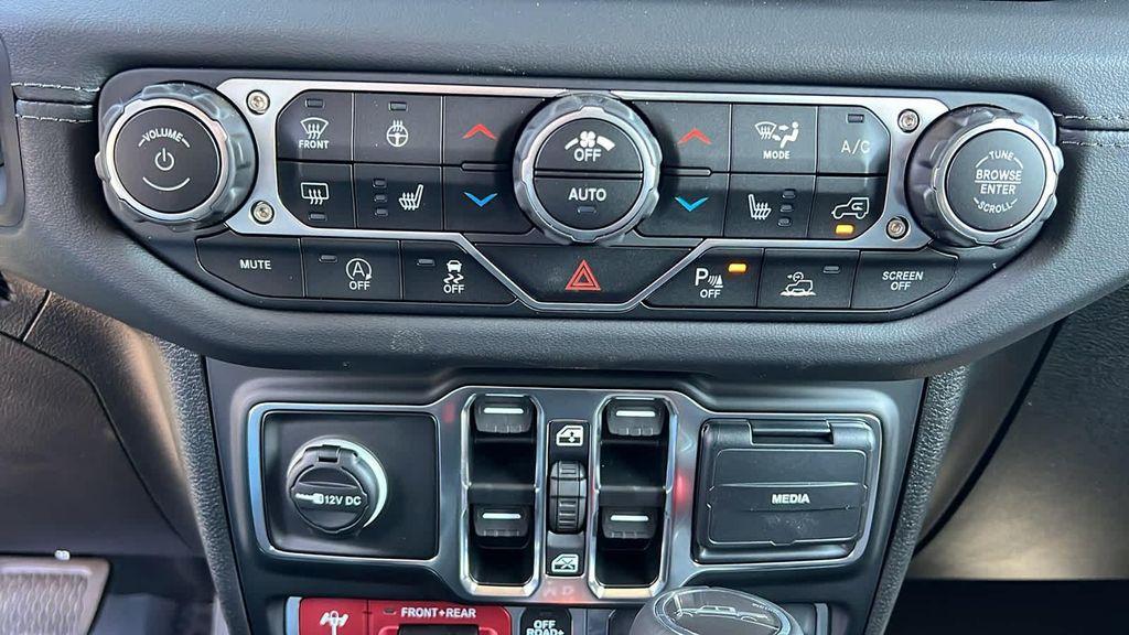 new 2025 Jeep Gladiator car, priced at $49,914