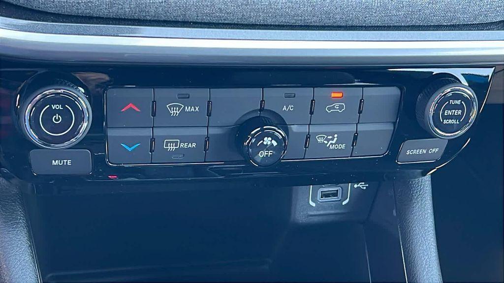 new 2025 Jeep Compass car, priced at $27,500