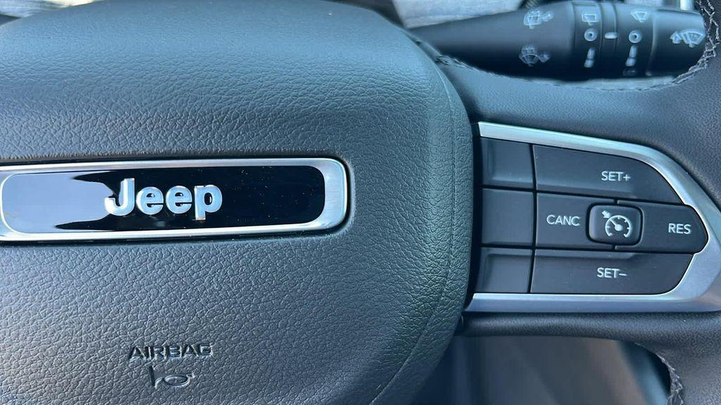 new 2025 Jeep Compass car, priced at $28,500