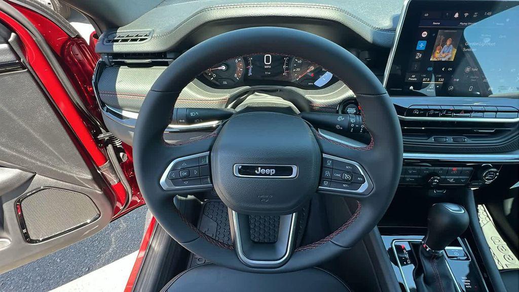 new 2025 Jeep Compass car, priced at $31,200
