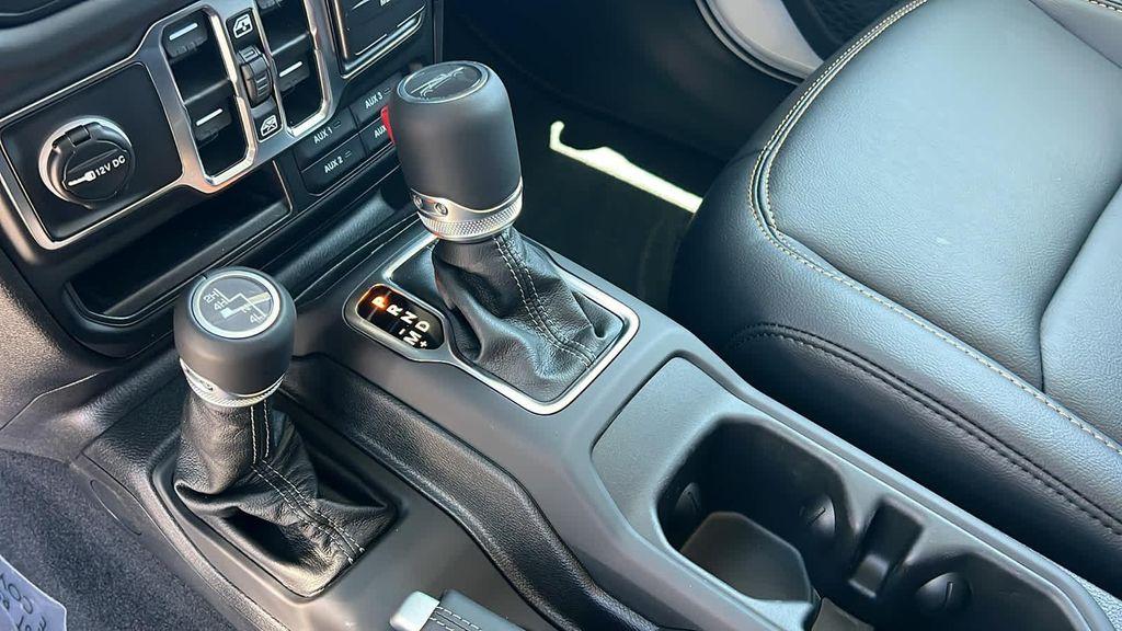 new 2025 Jeep Gladiator car, priced at $45,050