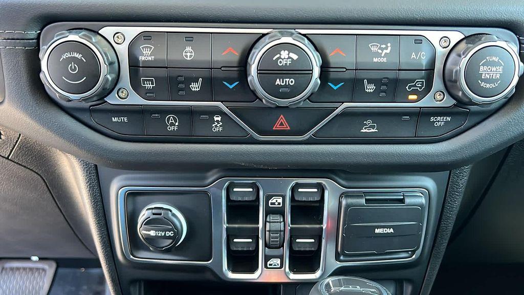 new 2025 Jeep Gladiator car, priced at $45,050