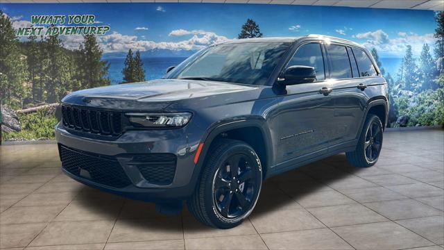 new 2025 Jeep Grand Cherokee car, priced at $44,000