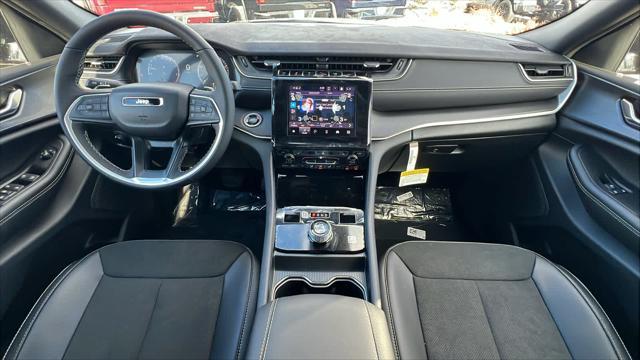 new 2025 Jeep Grand Cherokee car, priced at $44,000