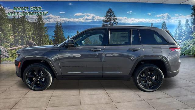 new 2025 Jeep Grand Cherokee car, priced at $44,000