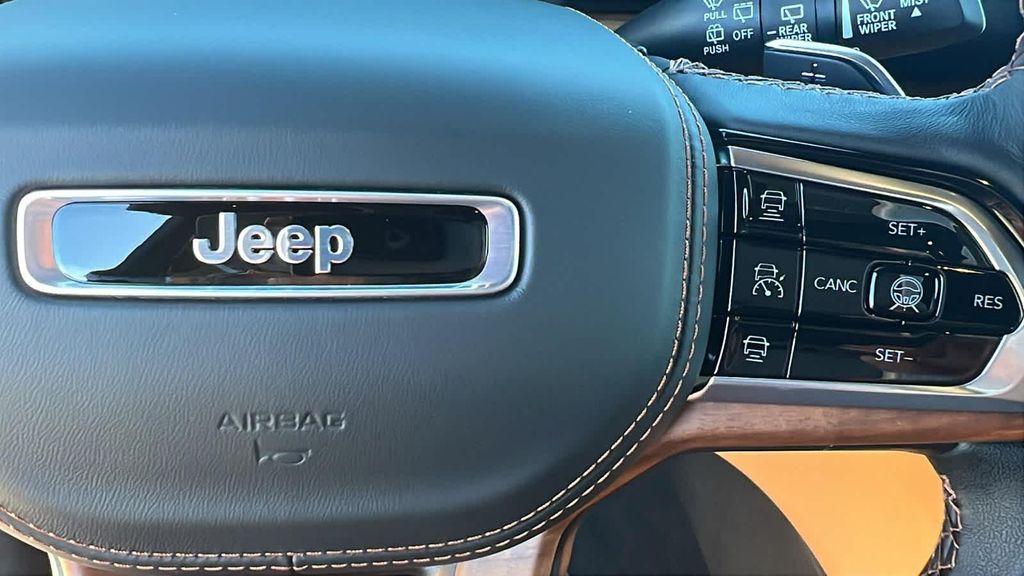 new 2025 Jeep Grand Cherokee car, priced at $61,277
