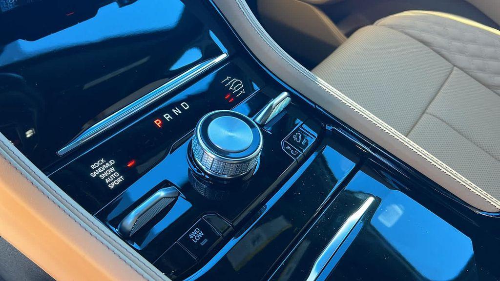 new 2025 Jeep Grand Cherokee car, priced at $61,277