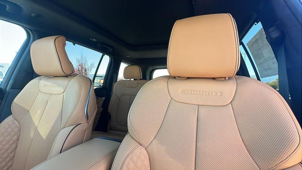 new 2025 Jeep Grand Cherokee car, priced at $61,277