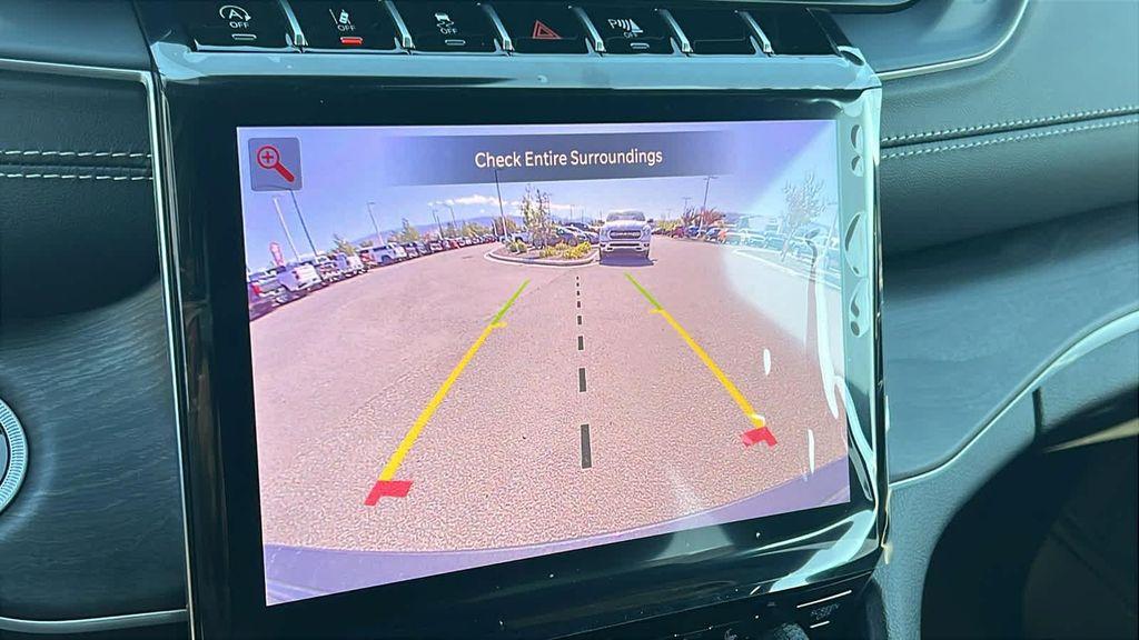 new 2025 Jeep Grand Cherokee car, priced at $44,164