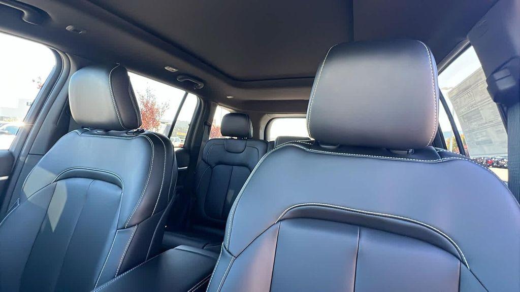 new 2025 Jeep Grand Cherokee car, priced at $44,164