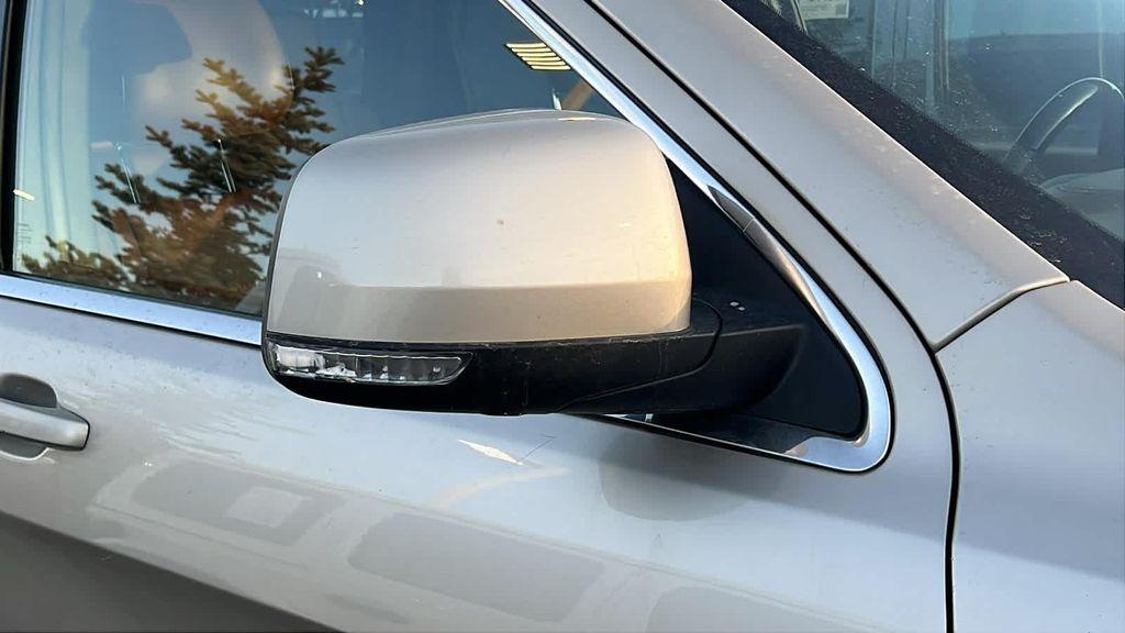 used 2015 Jeep Grand Cherokee car, priced at $15,980