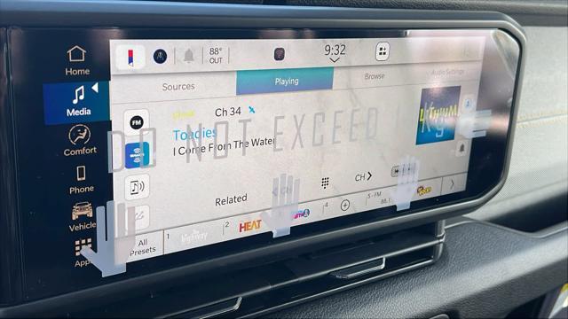 new 2025 Jeep Gladiator car, priced at $42,300