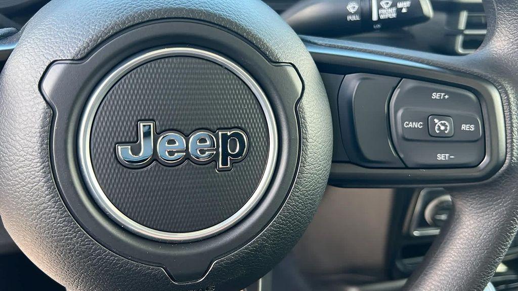 new 2025 Jeep Gladiator car, priced at $41,300