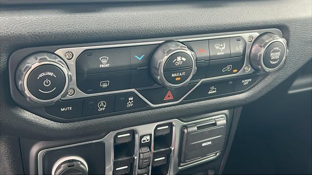 new 2025 Jeep Gladiator car, priced at $43,200